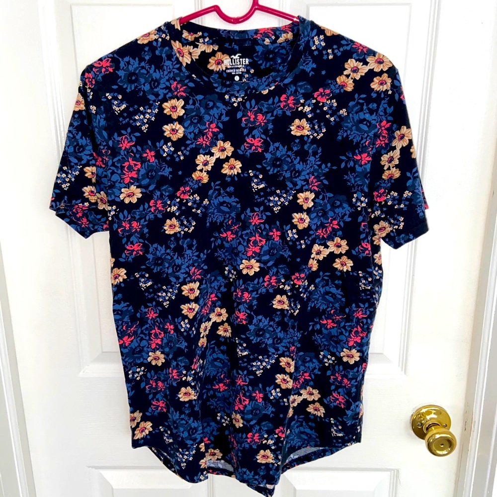Hollister Floral Curved Hem Tee